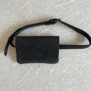 Belt Bag / Fanny Pack - Leather - Size is adjustable - Black